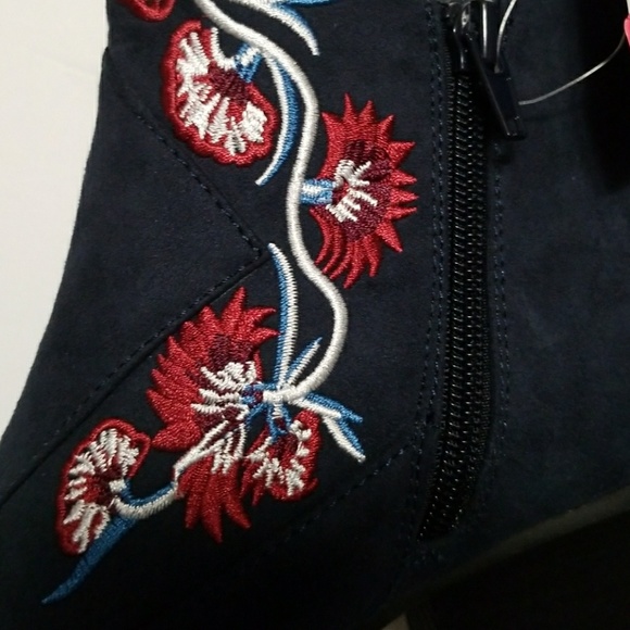 Carlos by Carlos Santana Embroidered Western Boots - Picture 5 of 6
